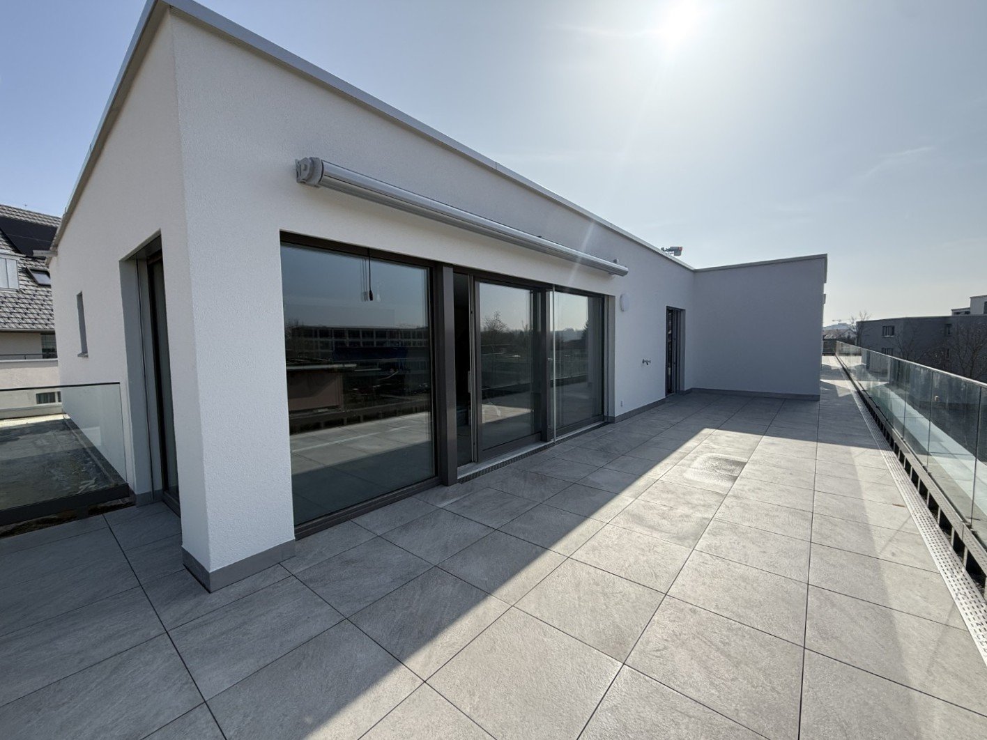 4.5 Zimmer-Attikawohnung mit grosser Dachterrasse - Dachterrasse