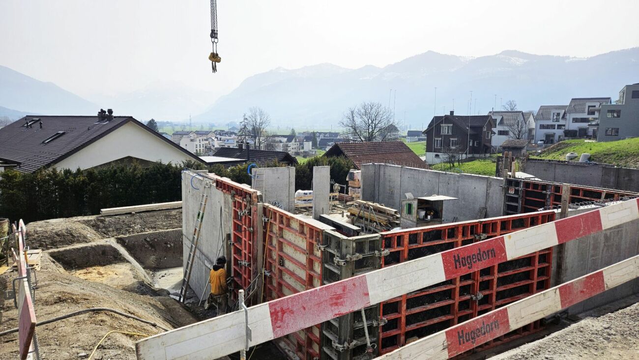 BAUSTART ERFOLGT! Modernes Eigenheim mit Panorama-Weitsicht und viel Umschwung -  Bild 1