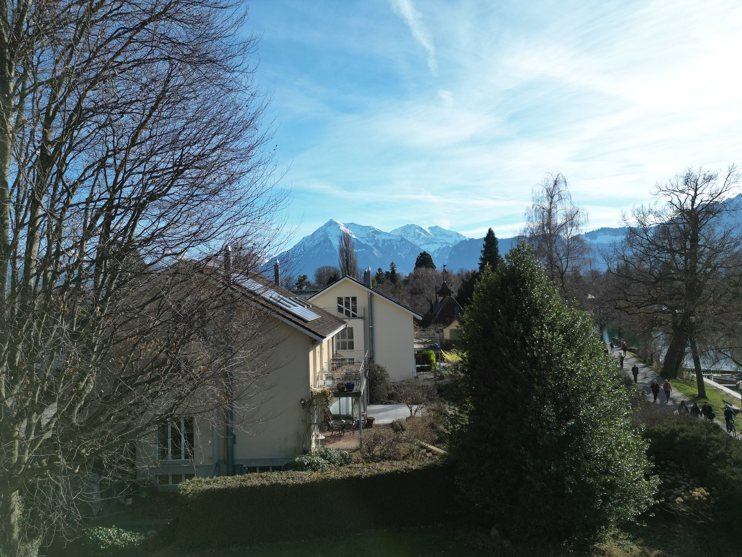 Exklusive Lage am Aarequai in Thun - Neue Dachwohnung - Bild 8