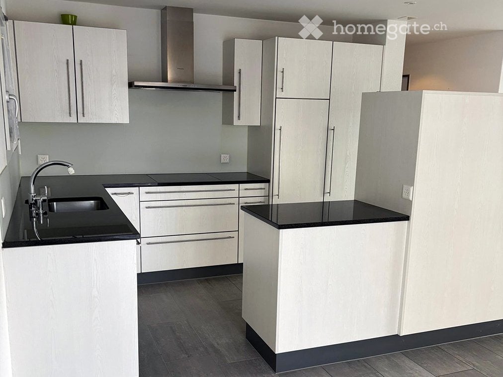 3.5-Zi.-Wohnung mit grossem Balkon & 2 Tiefgaragenplätzen - Bild 2