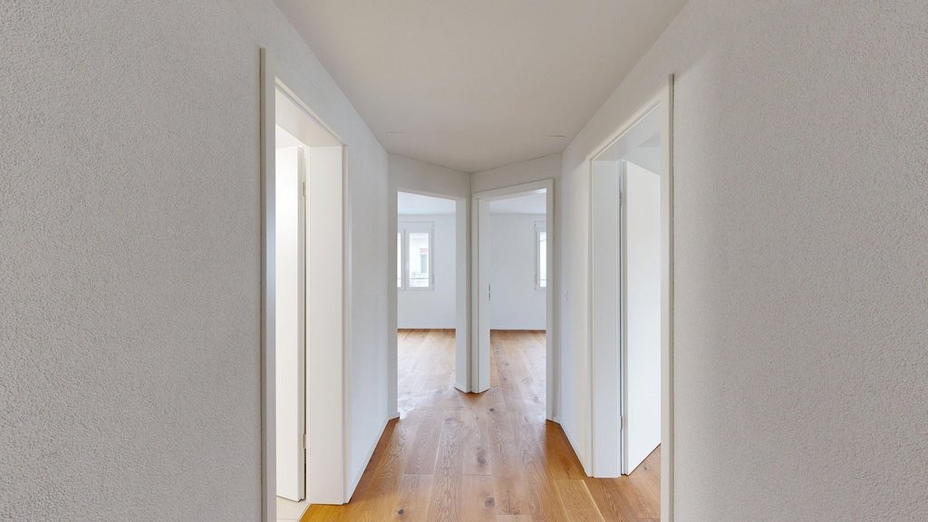 moderne 3.5 Zimmer-Wohnung im Zentrum von Rorschach! - Korridor.jpg