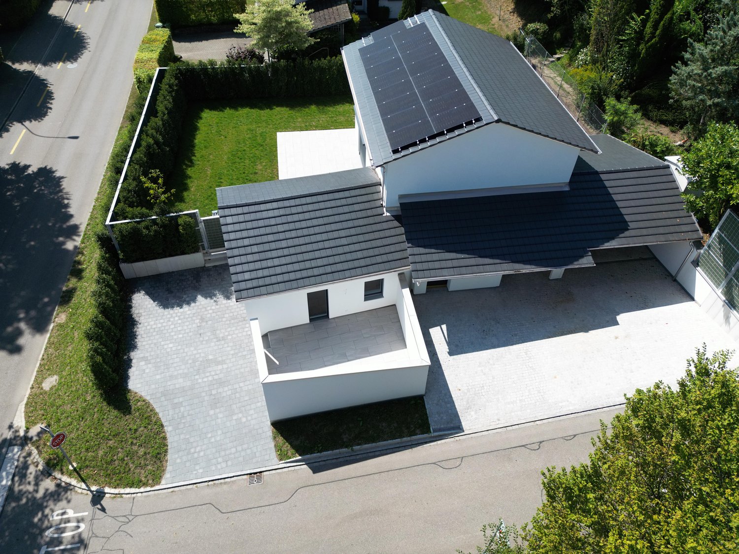 freistehendes 5.5-Zimmer-Einfamilienhaus mit Einliegerwohnung in Zumikon - Bild 2