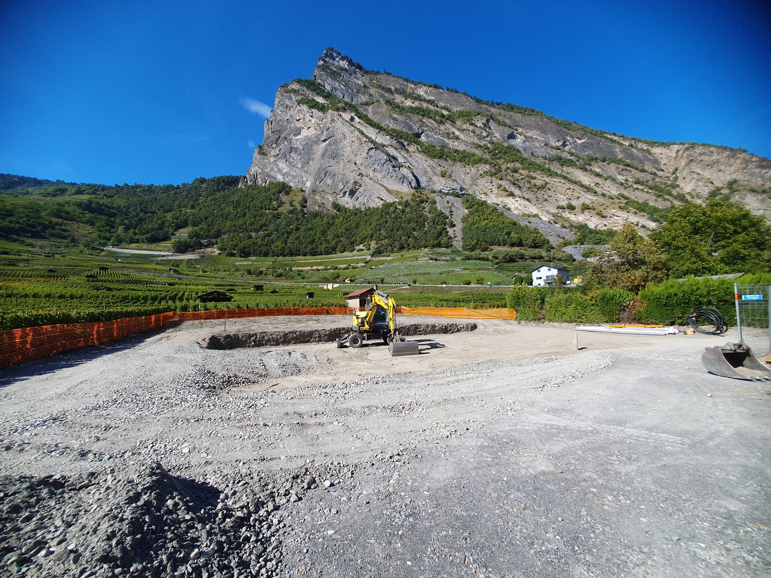 Superbe appartement de 3.5 pièces neuf idéalement situé à Leytron/VS - Bild 1