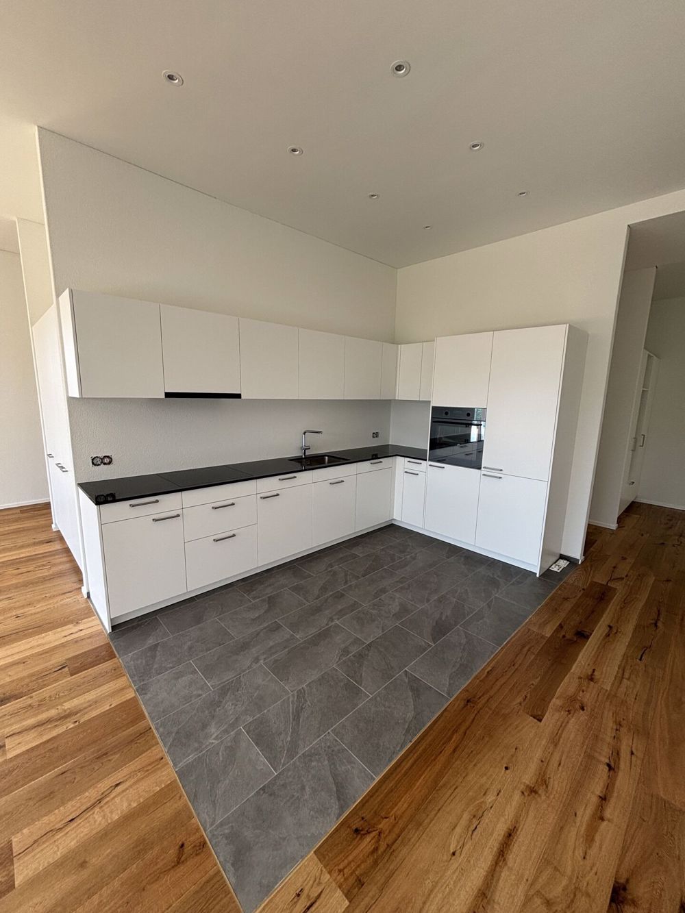 Grosszügige Wohnung mit Seesicht - Bild 2