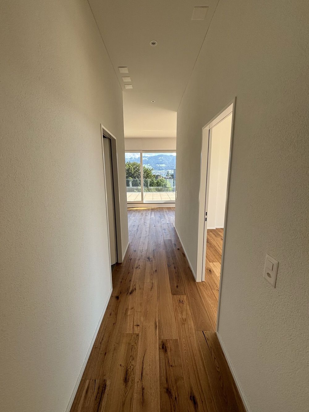 Grosszügige Wohnung mit Seesicht - Bild 3