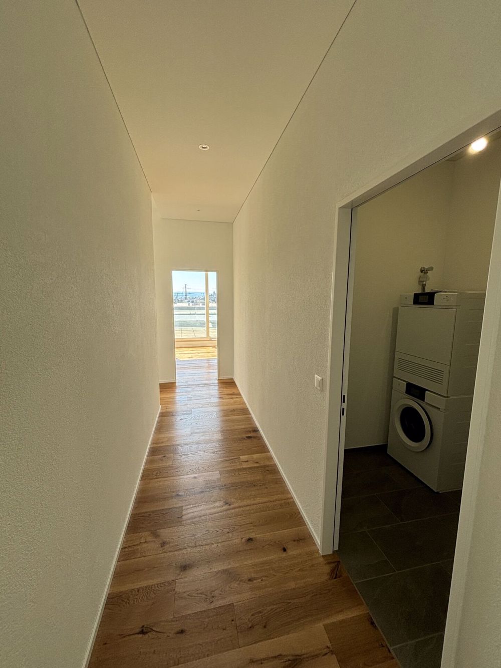 Grosszügige Wohnung mit Seesicht - Bild 4
