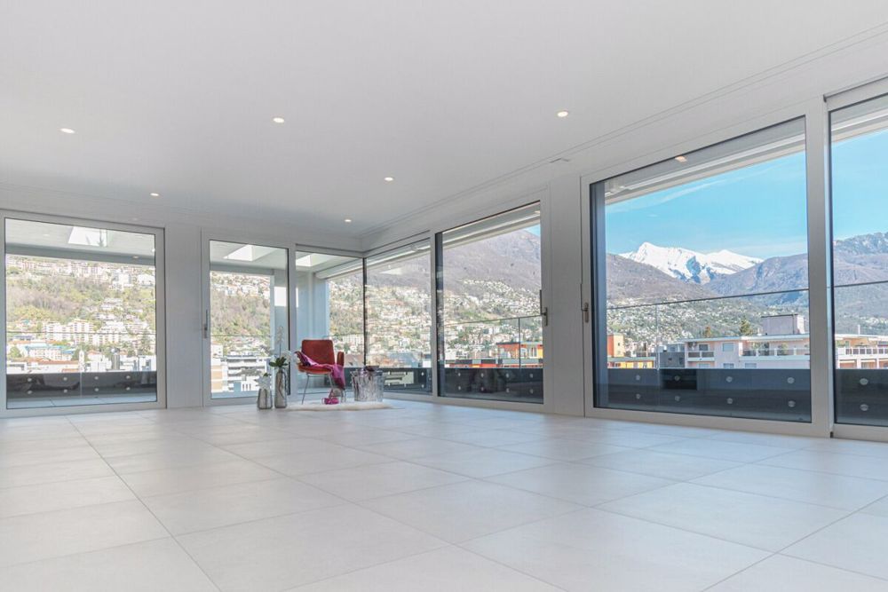 Lussuoso e centrale attico da sogno con ampie terrazze e tetto panoramico a Locarno - Bild 11