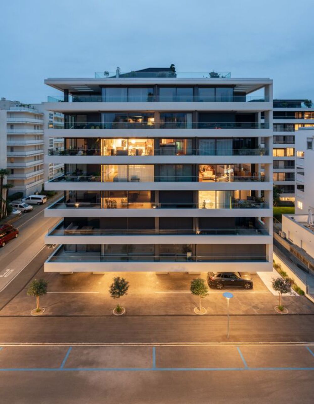 Lussuoso e centrale attico da sogno con ampie terrazze e tetto panoramico a Locarno - Bild 12