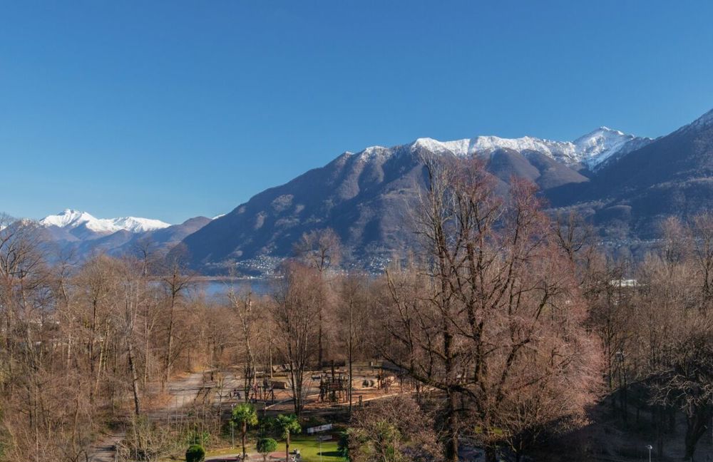 Lussuoso e centrale attico da sogno con ampie terrazze e tetto panoramico a Locarno - Bild 13