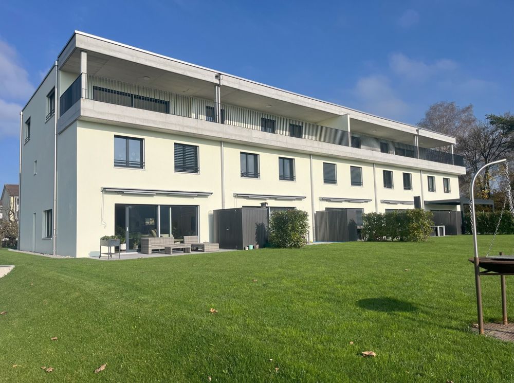 Einmalige 5,5-Zimmer-Attikawohnung in Busswil-Lyss BE an ruhiger und grüner Lage - Bild 1