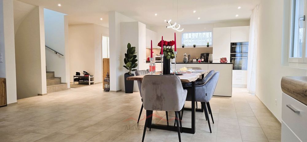 Moderne Einfamilienhaus in Brittnau Ihr Traumhaus im Grünen! - Wohn und Essbereich EG