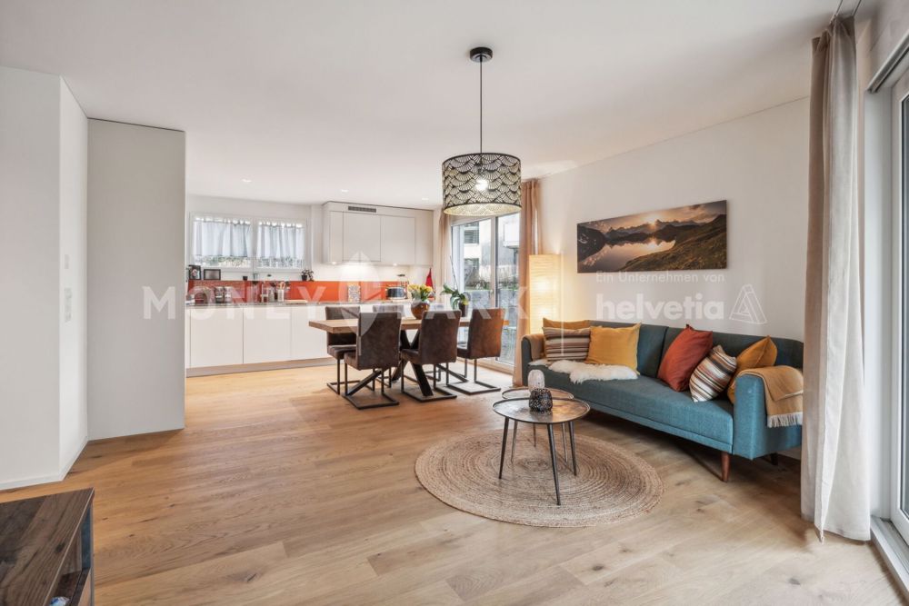 Neuwertige 3.5-Zimmer-Gartenwohnung mit grosszügigem Garten (83.5 m²) und sonnigem Terrassensitzplatz (22 m²) - Bild 3