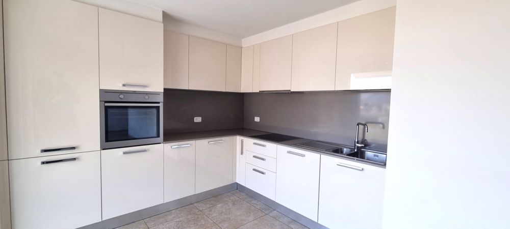Modern und strategisch gelegene 4.5-Zimmer-Wohnung in Sant'Antonino – Perfekt für alle, die Komfort und Lebensqualität suchen - Bild 2