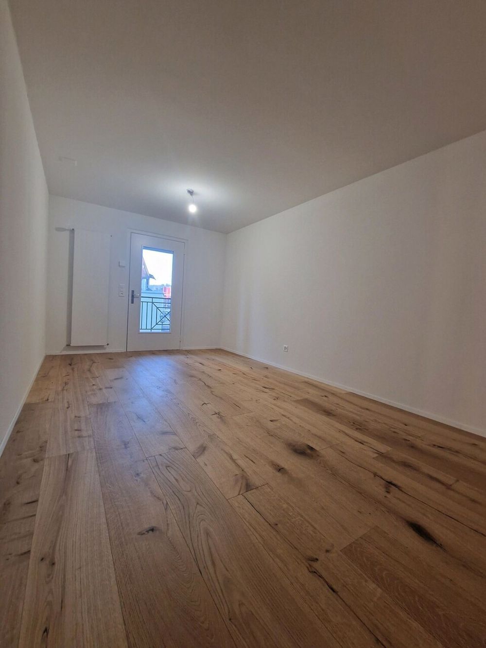 WOHNOASE: 175M2 MIT RIESIGER TERRASSE IM HERZEN VON SCHÖNBÜHL - Sep. Zimmer