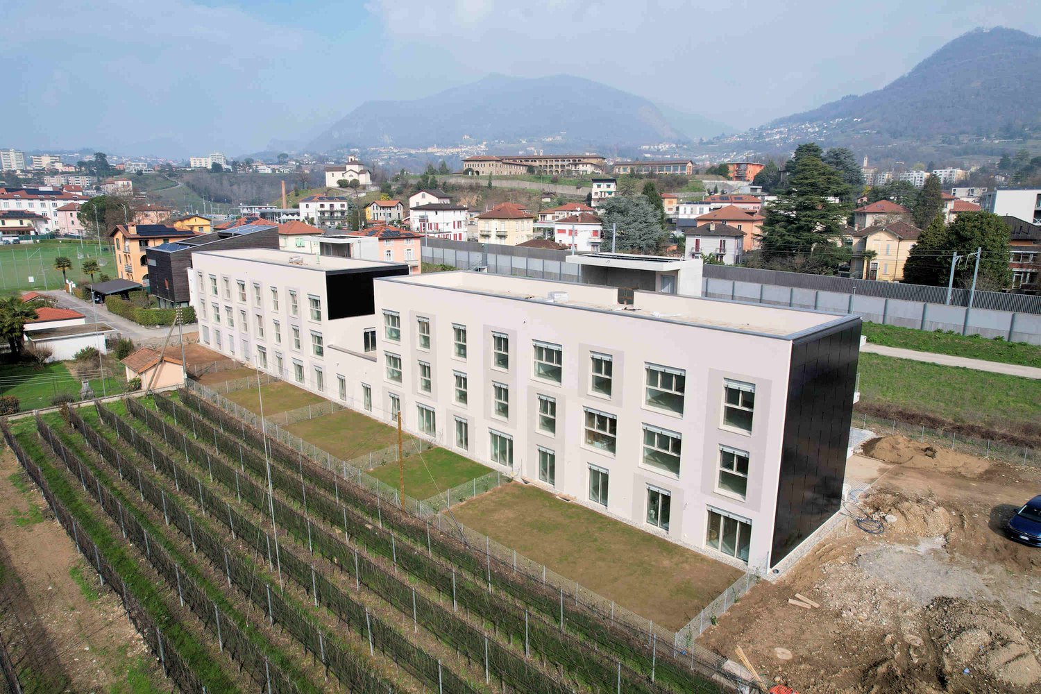 Nuovo appartamento con grande terrazza in zona comoda e strategica -  Bild 4