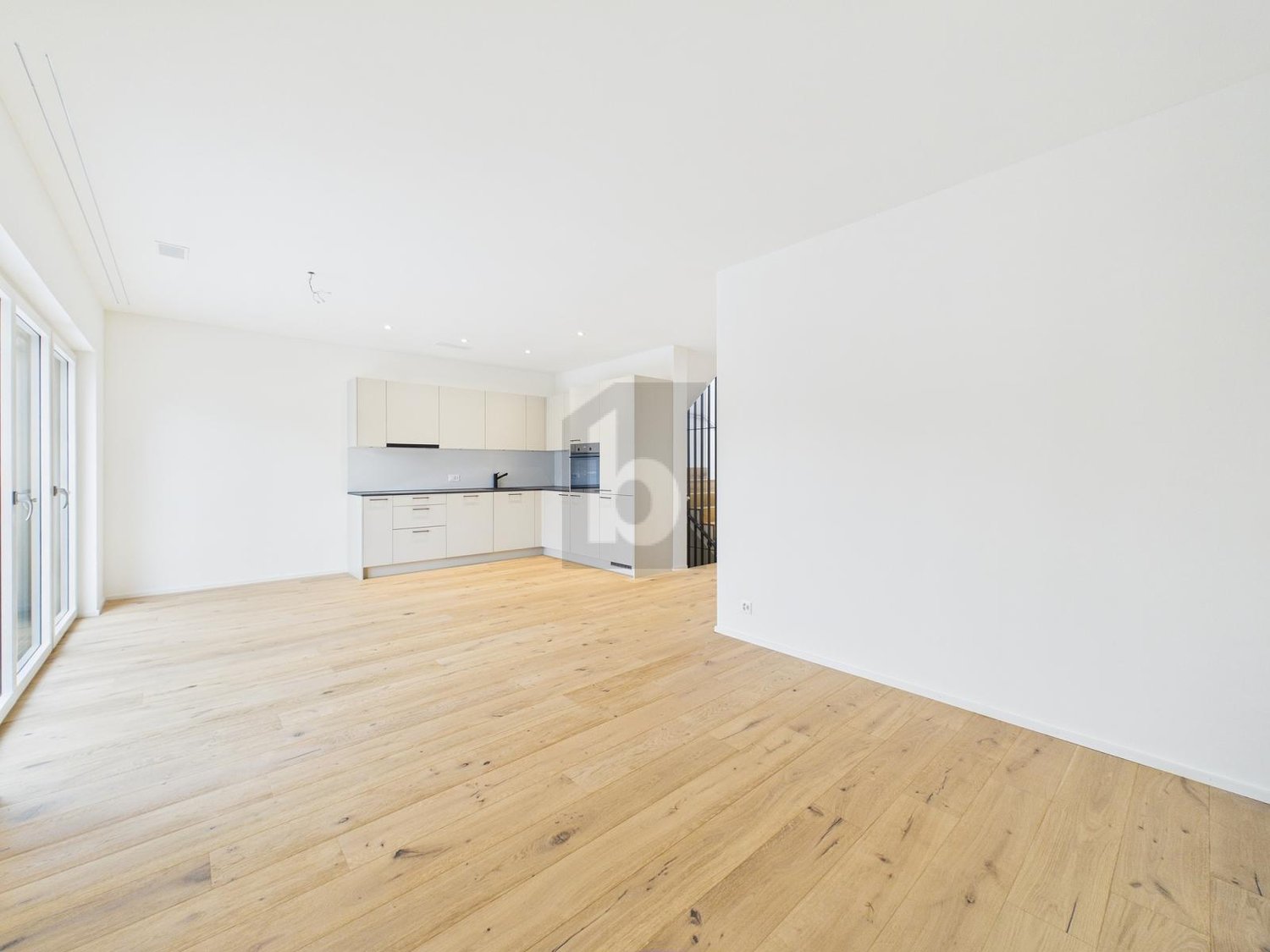 PREISHIT! NEUBAU MIT ZWEI TERRASSEN UND GARTEN - Bild 2