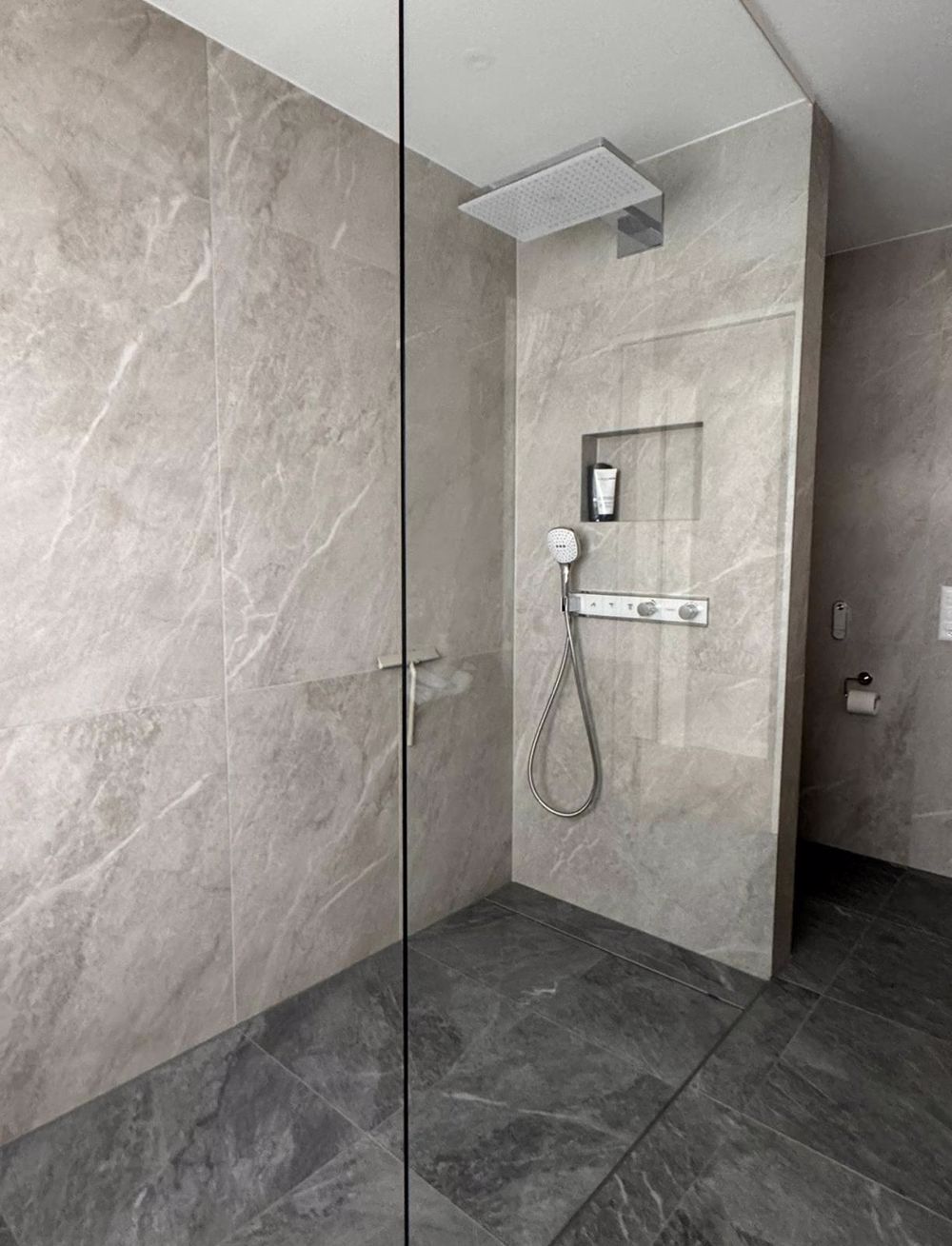 WOHNEN IM SONNENPARADIES VON SENNWALD EIN HAUCH VOM TICINO - Bild 11