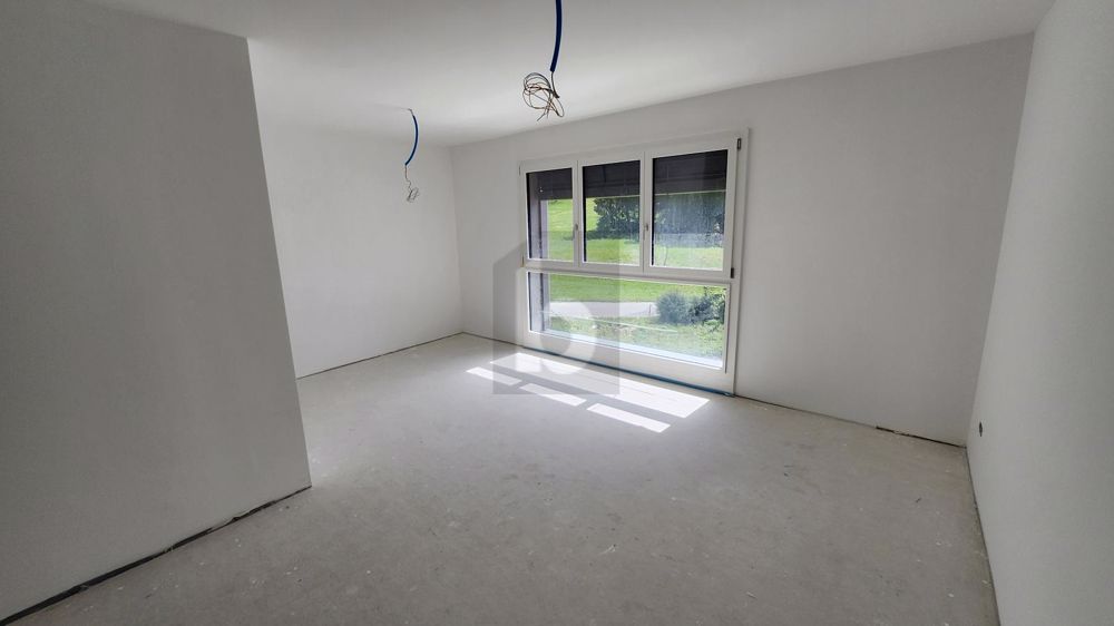 GERÄUMIG HELL MIT TERRASSEN UND GARTEN - Bild 4