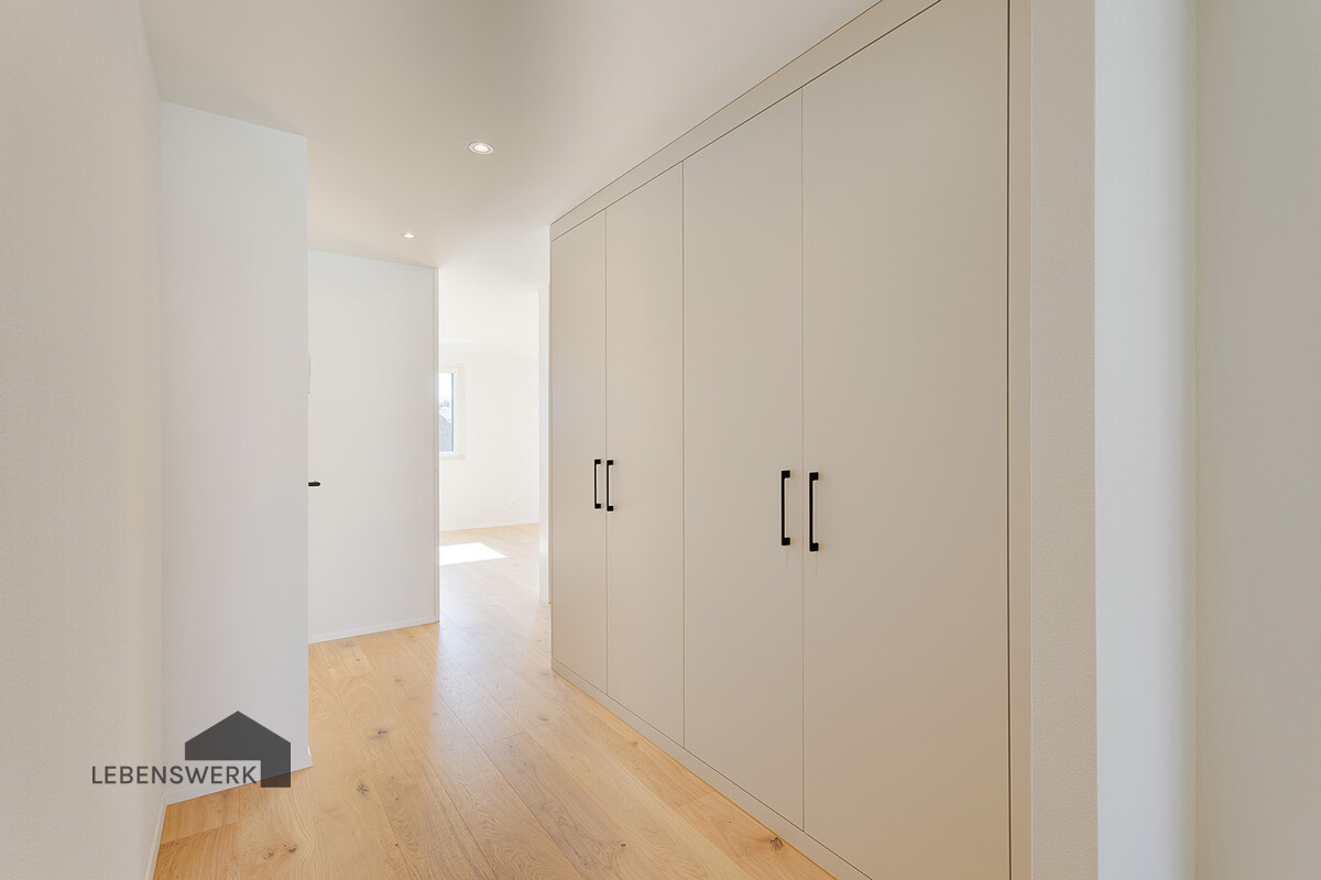 149 m² + 35 m² Balkon - grosszügig wohnen, zentral leben in Kreuzlinge - Raumhohe Türen und versteckter Luxus: Stauraum, der Ruhe schafft