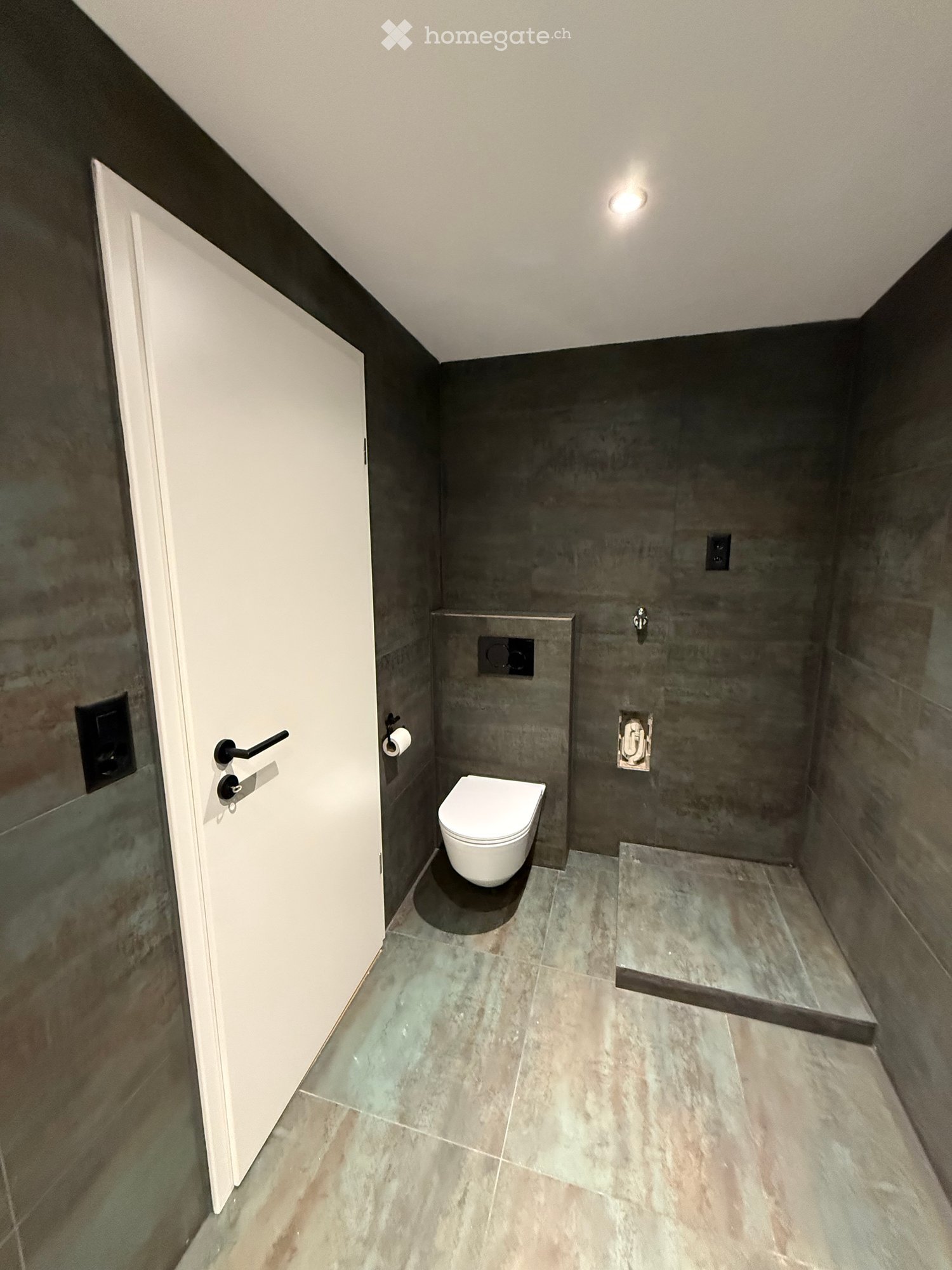 StylischeDesigner-WohnungmitGarten Vorderplatz) , Terrasse & Smart-Home – Neubauähnlicher Standard -  Bild 6