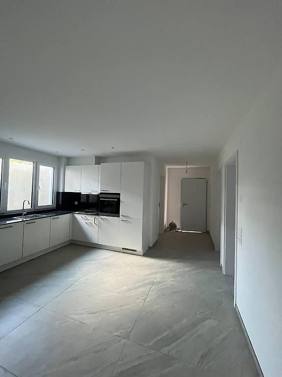 4.5-Zimmer-Hobbyraum-Wohnung an ruhiger Lage in Frenkendorf -  Bild 1