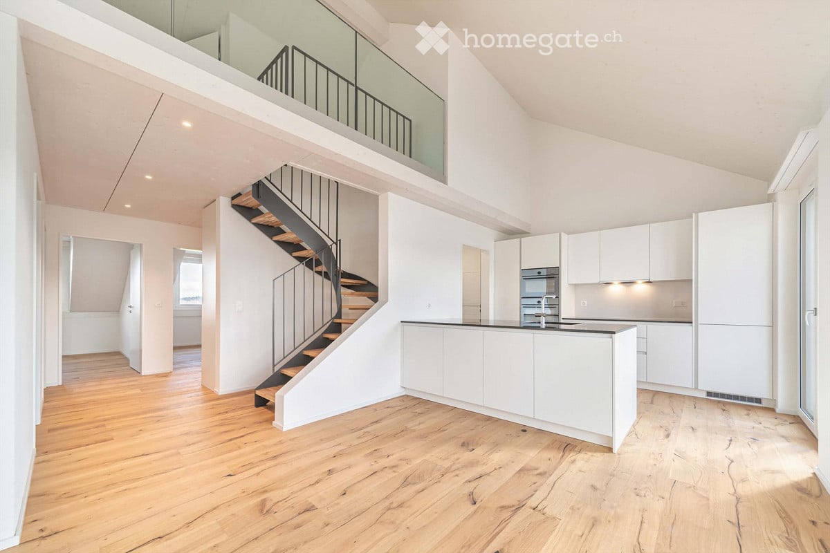 Neuwertige, exklusive 4.5 Zimmer Galeriewohnung mit grosser Loggia und hochwertigem Ausbau -  Bild 2