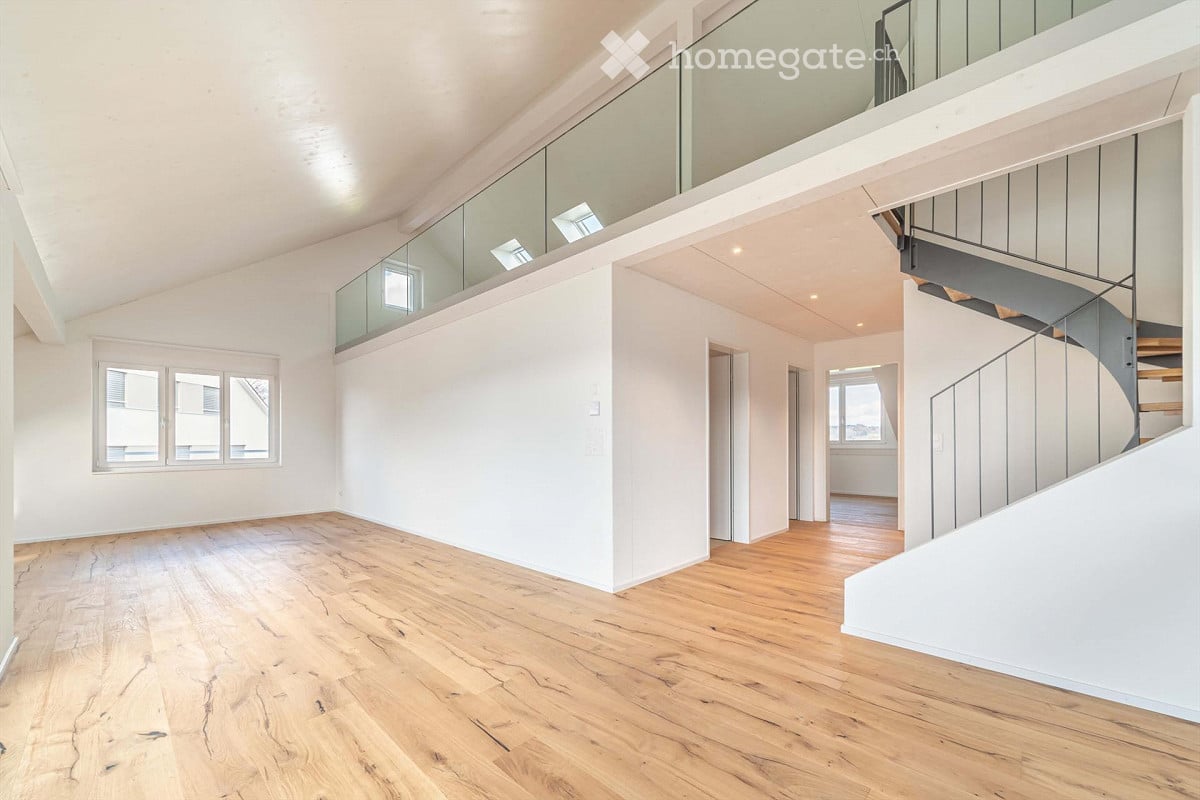 Neuwertige, exklusive 4.5 Zimmer Galeriewohnung mit grosser Loggia und hochwertigem Ausbau -  Bild 3