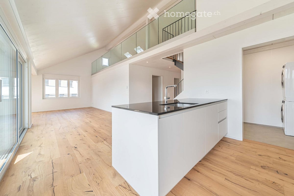 Neuwertige, exklusive 4.5 Zimmer Galeriewohnung mit grosser Loggia und hochwertigem Ausbau -  Bild 12