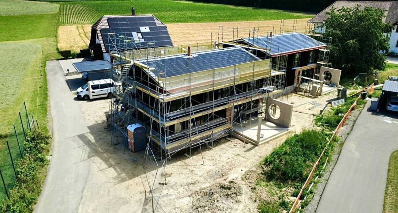 Neubau-Einfamilienhaus mit aussergewöhnlicher Architektur an Top-Lage. -  Bild 1