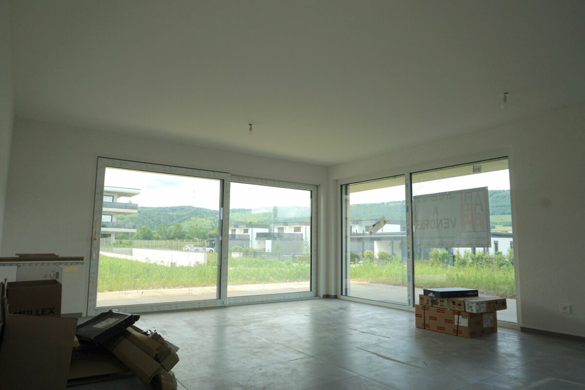Appartement de 4,5 pièces - Surface nette de 100 m2 - Terrasse de 45 m2 - orienté sud-sud/est -  Bild 2