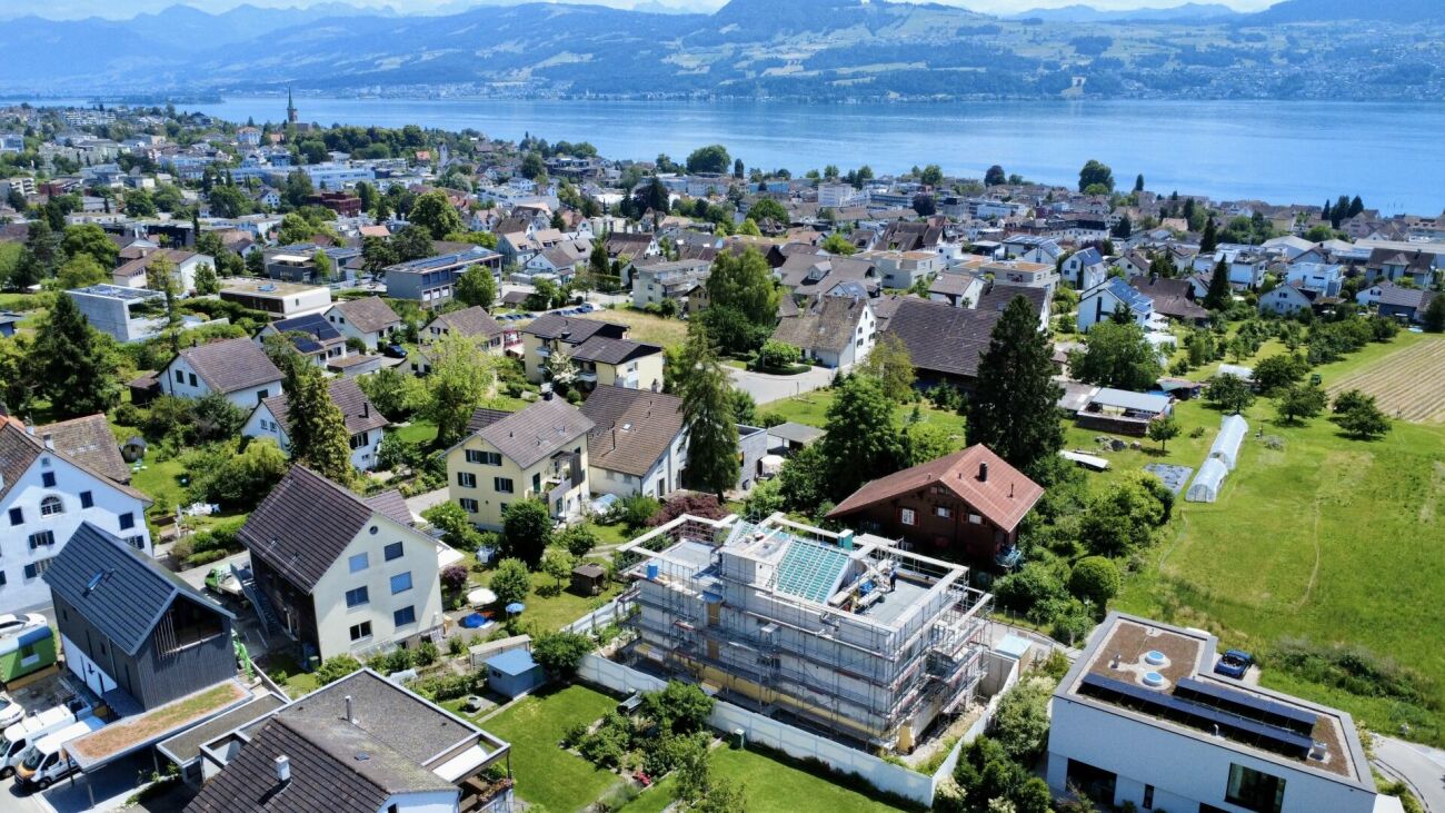 Neubau Perle in Stäfa: Zwei Wohneinheiten, Garten, Dachterrassen & Seesicht -  Bild 3