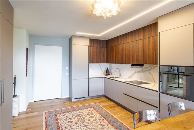 Geräumige 2,5-Zimmer-Wohnung mit eigenem Garten und Wellnessbereich -  Bild 4