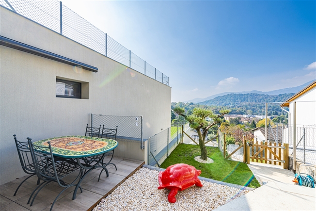 Geräumige 2,5-Zimmer-Wohnung mit eigenem Garten und Wellnessbereich -  Bild 7