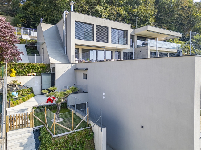 Geräumige 2,5-Zimmer-Wohnung mit eigenem Garten und Wellnessbereich -  Bild 10