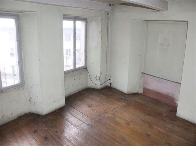 Haus mit Garage zum Ausbauen / Gebäude mit Garage zum Renovieren -  Bild 12