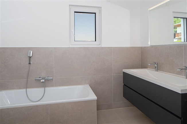 Neue, moderne und helle Villa -  Bild 7
