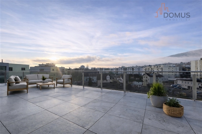 Prächtiges Penthouse mit 4,5 Zimmern und großer Terrasse -  Bild 1