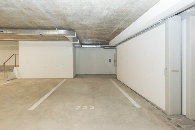 Einstellhallenplatz im Hinterkirch in Reinach -  Bild 3