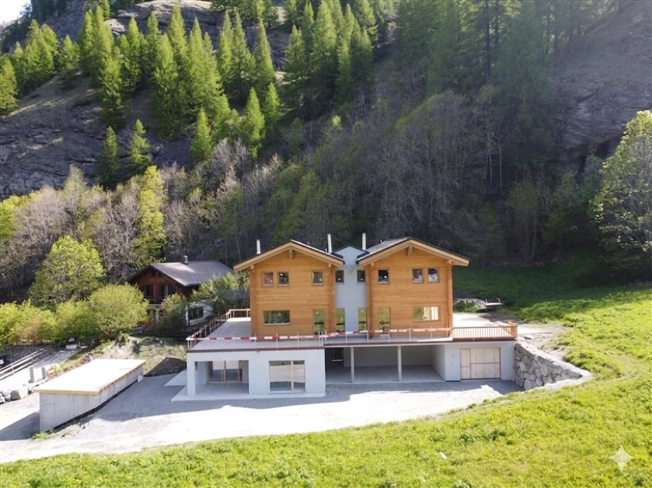 Geräumige 3.5 Zimmerwohnung im Erdgeschoss mit eigenem Garten -  Bild 1