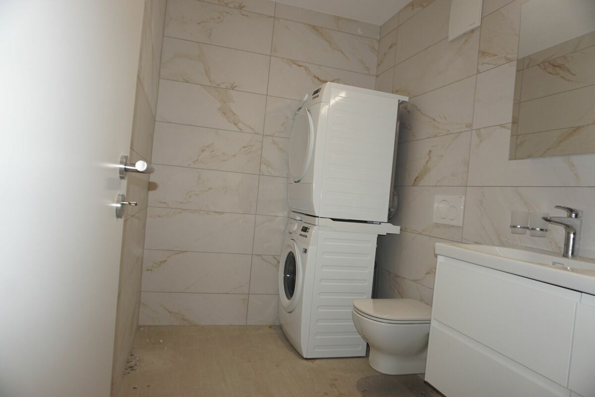 Appartement de 4,5 pièces - Surface nette de 105 m2 - Terrasse de 47 m2 - orienté nord-est -  Bild 8