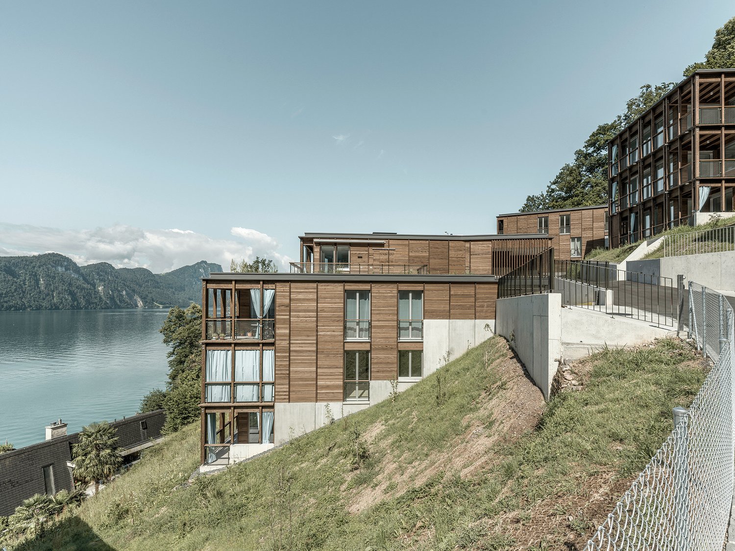 4.5-Zimmerwohnung in Vitznau – Wohnen mit Seeblick -  Bild 1