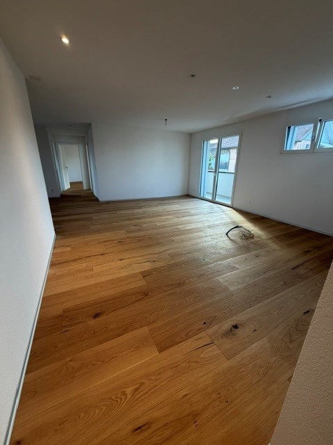 DIE LETZTE 4.5-ZIMMER WOHNUNG MIT 2 BALKONEN IM  KERN VON SCHMITTEN -  Bild 3