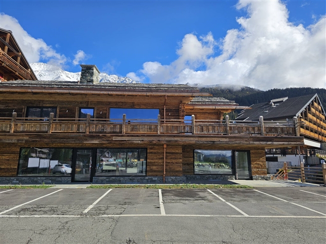 Im Herzen von Verbier, zentraler Platz - Hervorragendes Gebäude mit gemischter Nutzung -  Bild 2