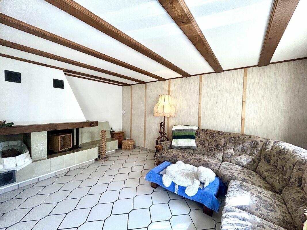 Modernisiertes Einfamilienhaus mit hochwertigem Neubau-Anbau und 3 Einstellplätzen in Thörigen -  Bild 3