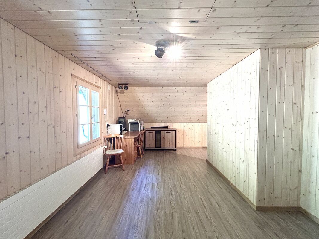 Modernisiertes Einfamilienhaus mit hochwertigem Neubau-Anbau und 3 Einstellplätzen in Thörigen -  Bild 8