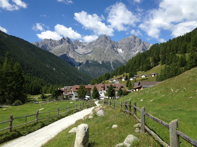 NEUBAU Alpines Wohnen im Engadin - so, wie Sie es sich vorstellen -  Bild 1