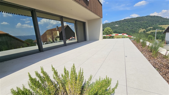 Zum Verkauf steht ein 6,5-Zimmer-Haus in Montavon mit einem Grundstück von 776 m² -  Bild 3