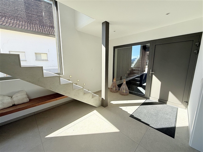Zum Verkauf steht ein 6,5-Zimmer-Haus in Montavon mit einem Grundstück von 776 m² -  Bild 8