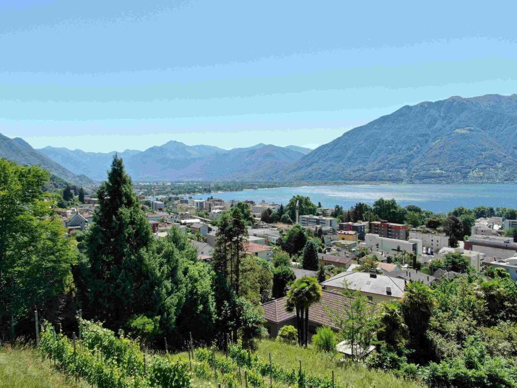 Magnifico attico da sogno con vista lago, wellness e piscina -  Bild 2
