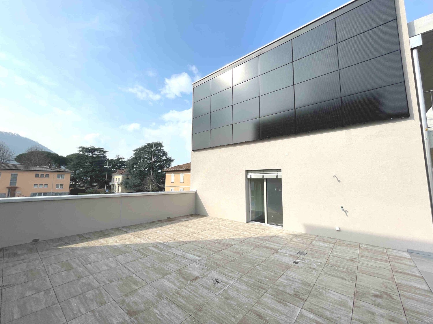 Nuovo appartamento con grande terrazza in zona comoda e strategica -  Bild 13